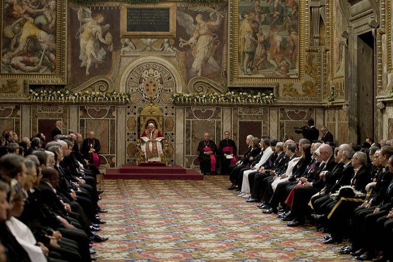 Città del Vaticano  9/01/2012



Sala Regia 

Il Papa Benedetto XVI° riceve e ugura un Buon Anno al Corpo Diplomatico accreditato presso la Santa Sede