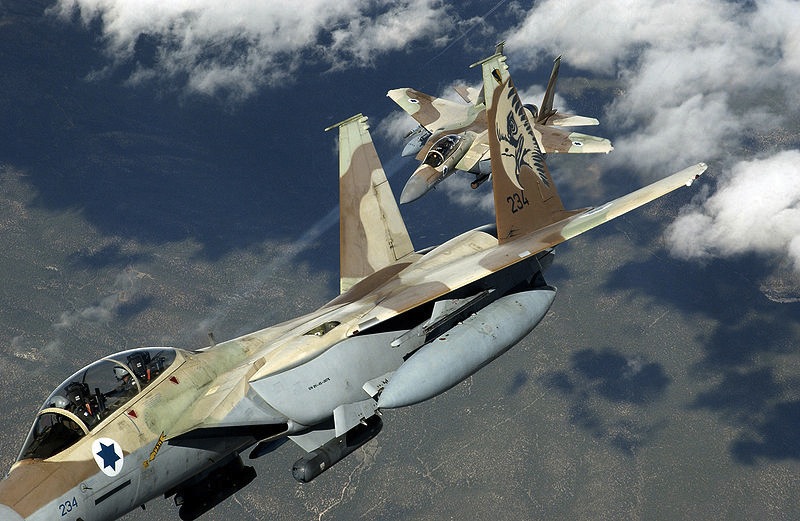 Risultati immagini per attacco aereo israeliano in Siria immagini