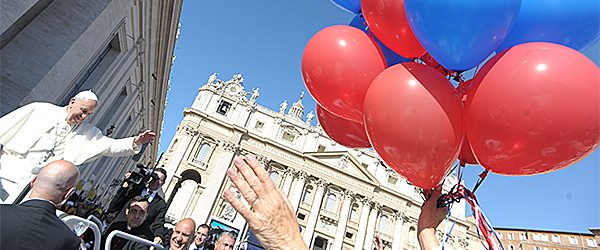 SS.FRANCESCO - Piazza San Pietro - Udienza Generale del 18 settembre 2013

 - (Copyright L'OSSERVATORE ROMANO - Servizio Fotografico - photo@ossrom.va)