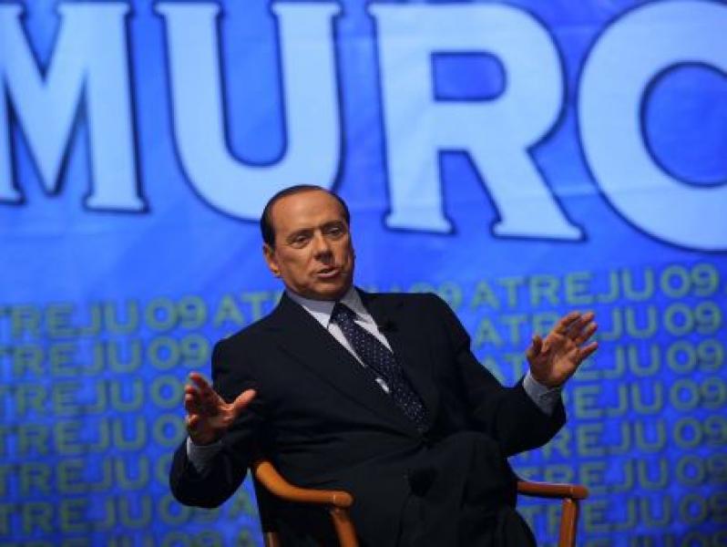 “Che Dio abbatta quel Muro che Berlusconi non vede!”