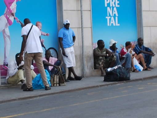 Catania, gli ambulanti senegalesi chiedono di essere regolarizzati