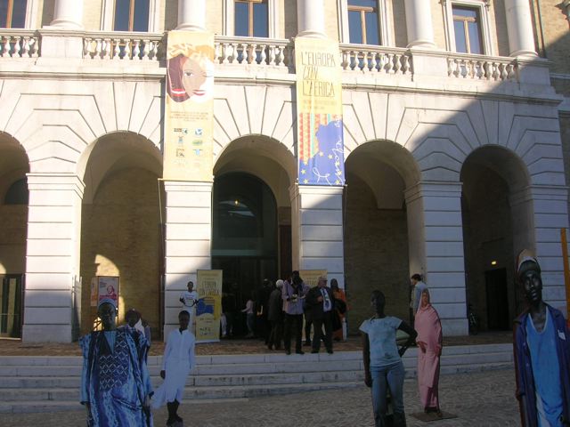 Napolitano scrive: "Si avverte l’urgenza di un rinnovato sforzo collettivo"