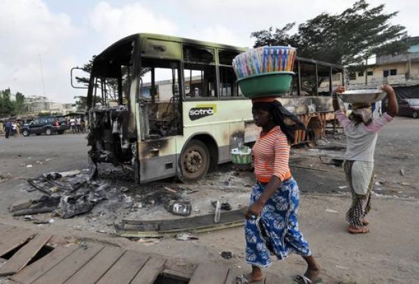 Costa D'Avorio, Gbagbo non cede. Il Paese nel caos, scontri e disordini