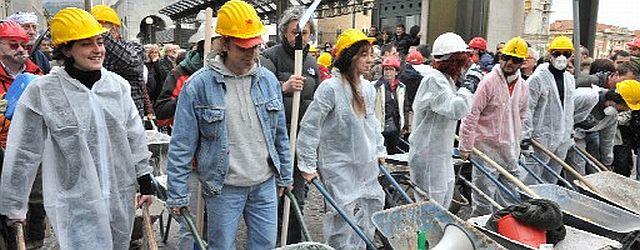 L'Aquila invasa dai suoi cittadini