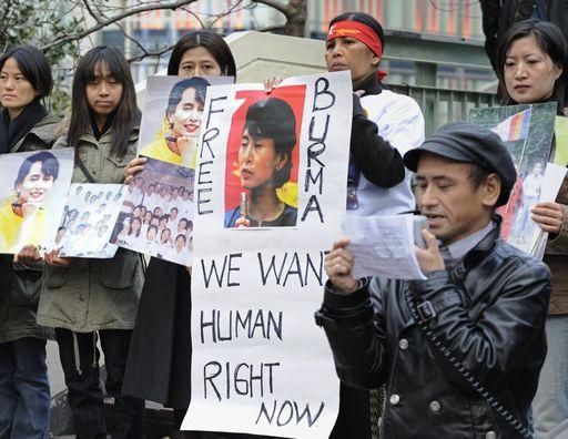 Suu Kyi, la leader dell’opposizione vuole citare in giudizio la giunta birmana al potere