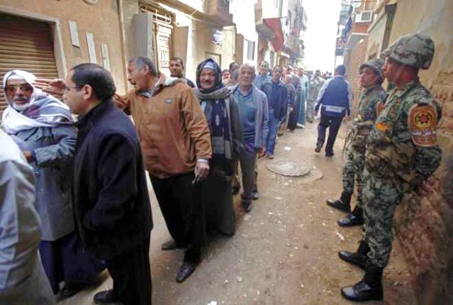 Egitto, voto: generali e islamisti cantano vittoria