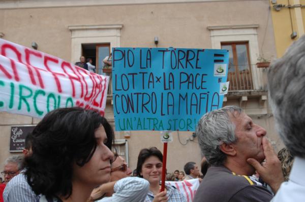 A Comiso per fermare chi vuole cancellare la memoria di Pio La Torre