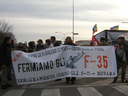 “No agli F35 a Cameri” La controparata dei no war