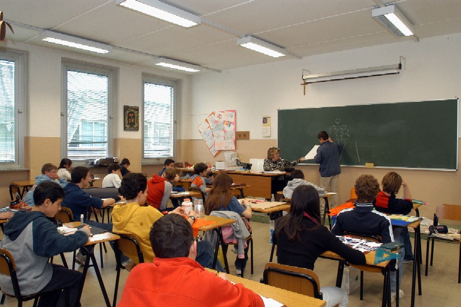 Riapre la scuola del ministro Gelmini: senza insegnanti