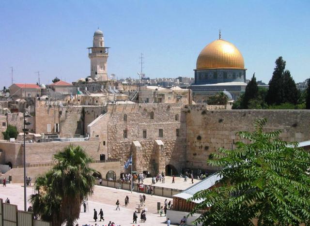 La Palestina celebra la "Catastrofe". Napolitano a Gerusalemme
