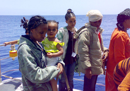 Nave dalla Libia con 1800 marocchini verso l'Italia