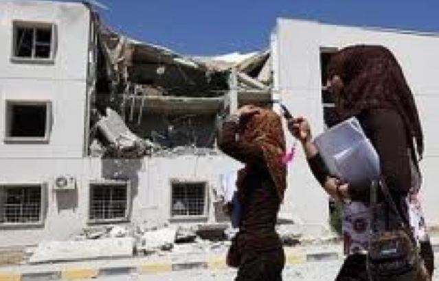 Bombe umanitarie sull'ateneo di Tripoli