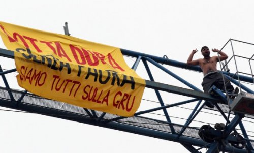 Brescia, dalla gru al rimpatrio. Le espulsioni dopo la protesta