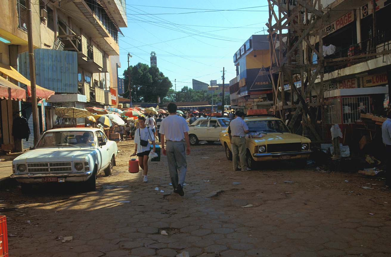 Paraguay, Lugo è nuovo presidente. L'ex vescovo batte partito Colorado