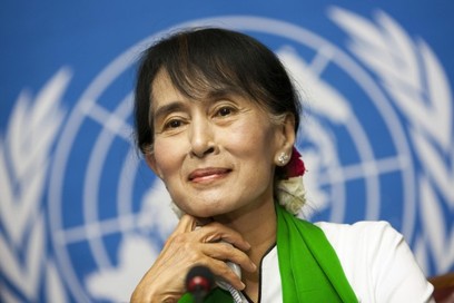 Aung San Suu Kyi riceve a Oslo il nobel del 1991