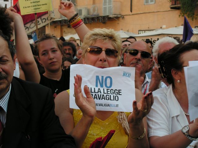 Ritorna la P2 nel giorno del silenzio dei giornali?