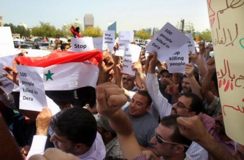 Proteste in Siria, la polizia spara sui manifestanti