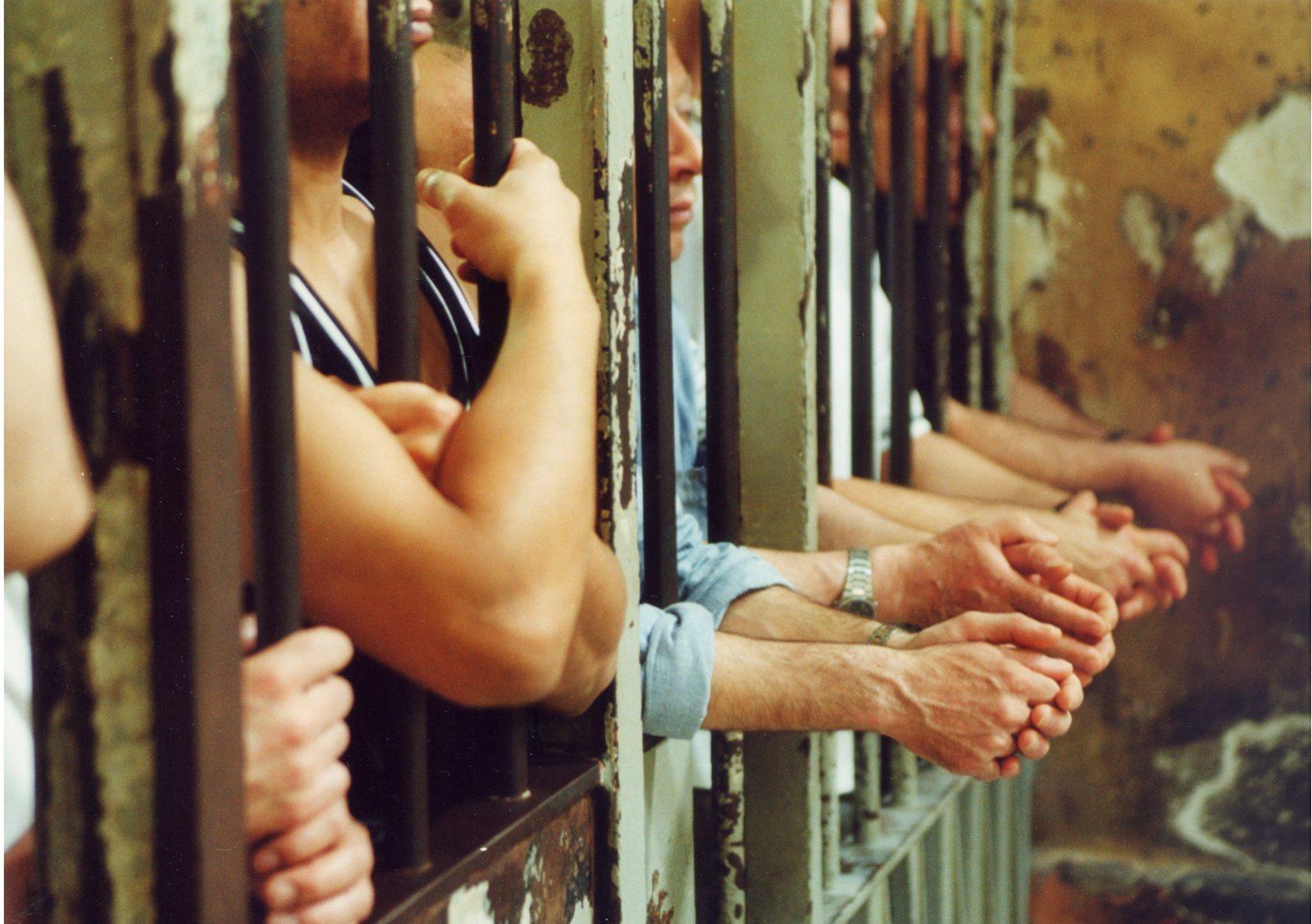 Carceri: tra proteste estreme e silenzi colpevoli