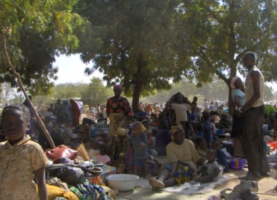 Parigi appoggia Deby, ma in Camerun è emergenza sfollati