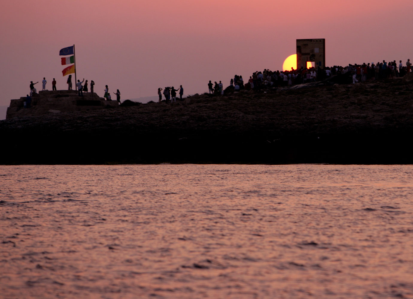 Un'immagine della "Porta di Lampedusa, porta d'Europa"