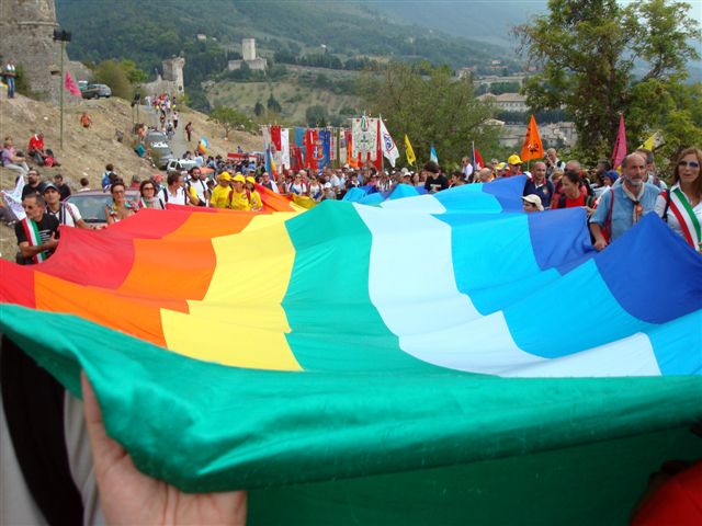 Trecento bergamaschi in marcia per la pace