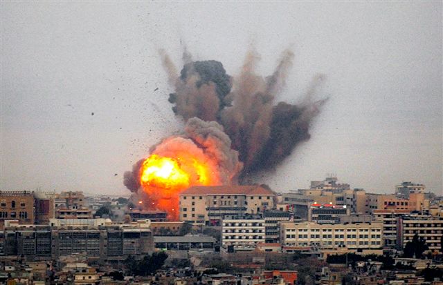 Ore di guerra al confine tra Gaza, Egitto e Israele