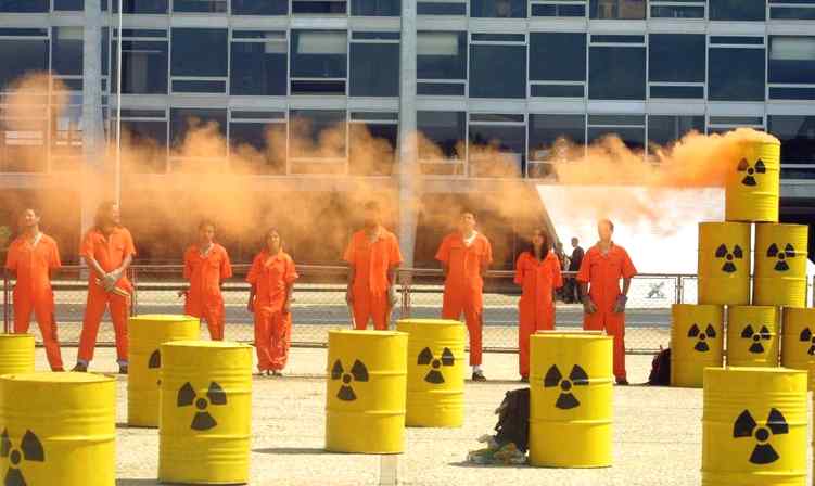 Greenpeace: "Il nucleare non conviene"