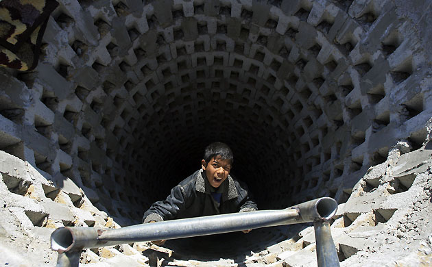 Gaza, proteste per chiusura tunnel e valico Rafah