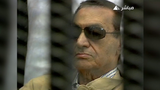 Mubarak condannato al carcere a vita