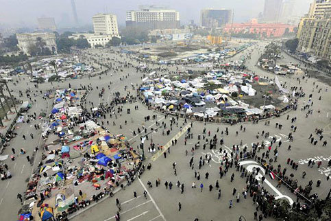 Piazza Tahrir in fermento, appelli a proteggere la rivoluzione