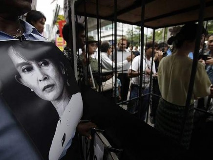 Condannata San Suu Kyi. Altri 18 mesi agli arresti. Tg aprano a reti unificate