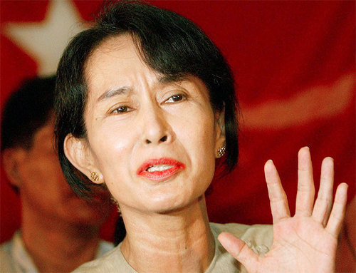 San Suu Kyi si candida a elezioni, entusiasmo a Yangon