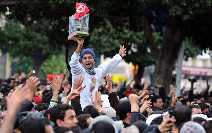 Tunisia: le tensioni non si placano