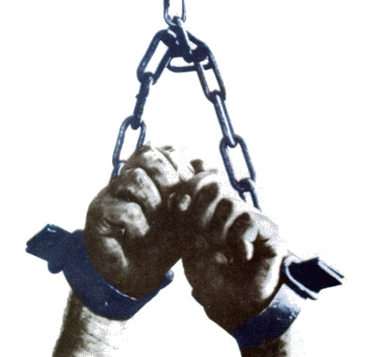La tortura uccide non solo l’umanità del prigioniero ma anche quella del torturatore
