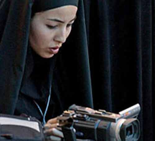 L’Iran rimette in libertà Roxana Saberi. “Gli Stati Uniti Paese non ostili”