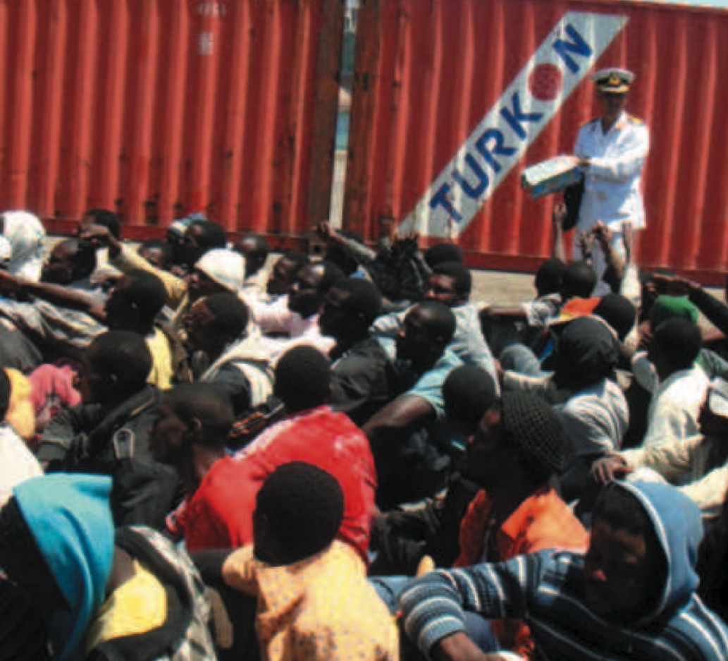 Le minacce nel lager. "Se ci provate di nuovo possiamo ammazzarvi"