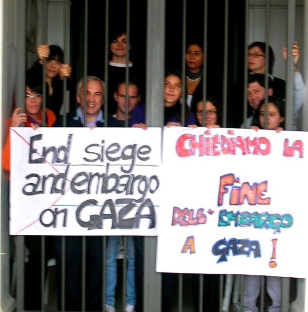 Uno scatto contro l'assedio