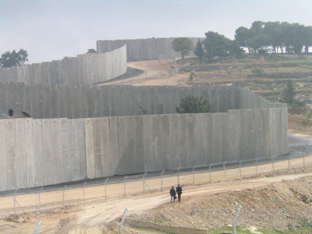 Cinque anni fa la Corte Internazionale di Giustizia condannava il muro israeliano